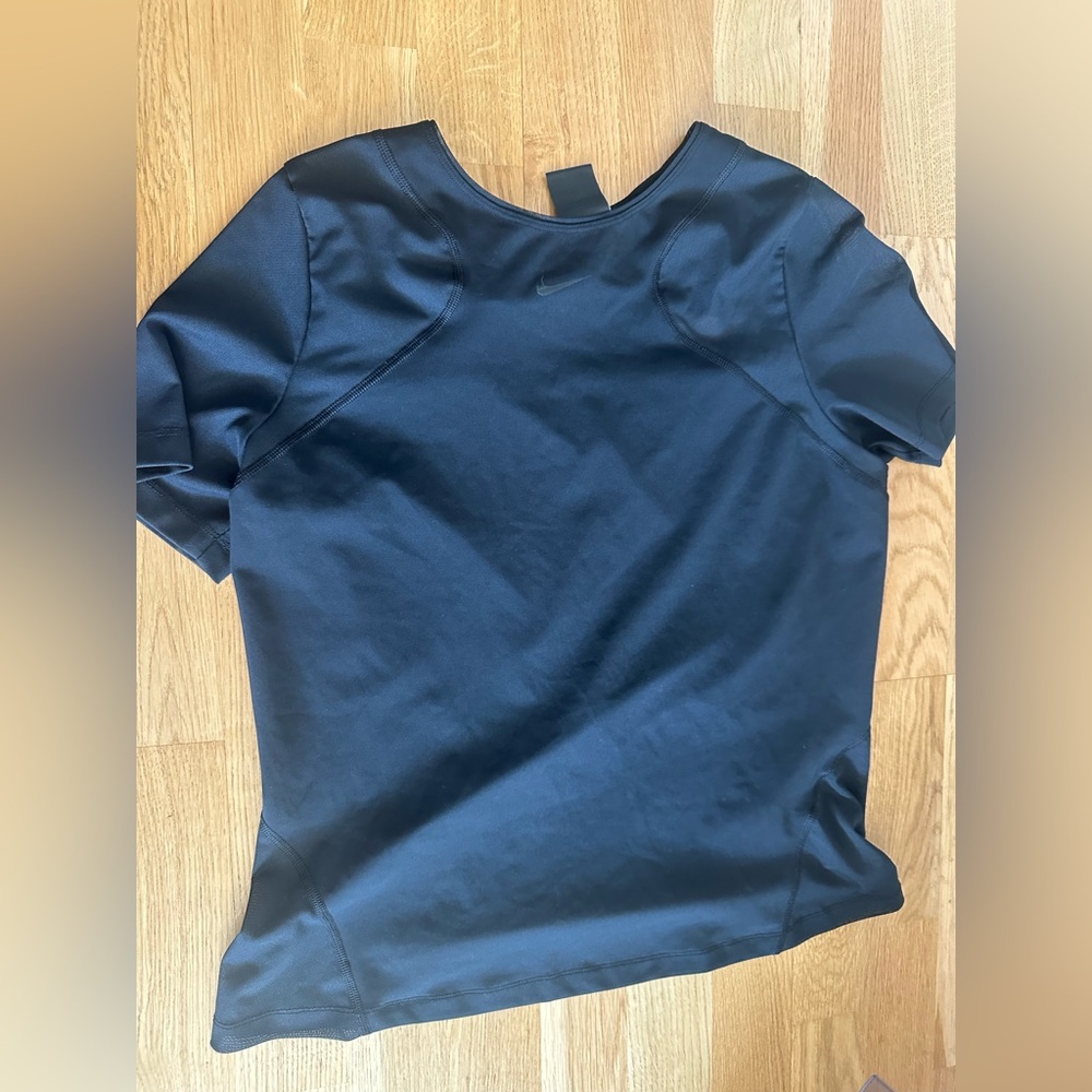 Nike Black Women's Athletic Crew Neck Top - Picture 3 of 3